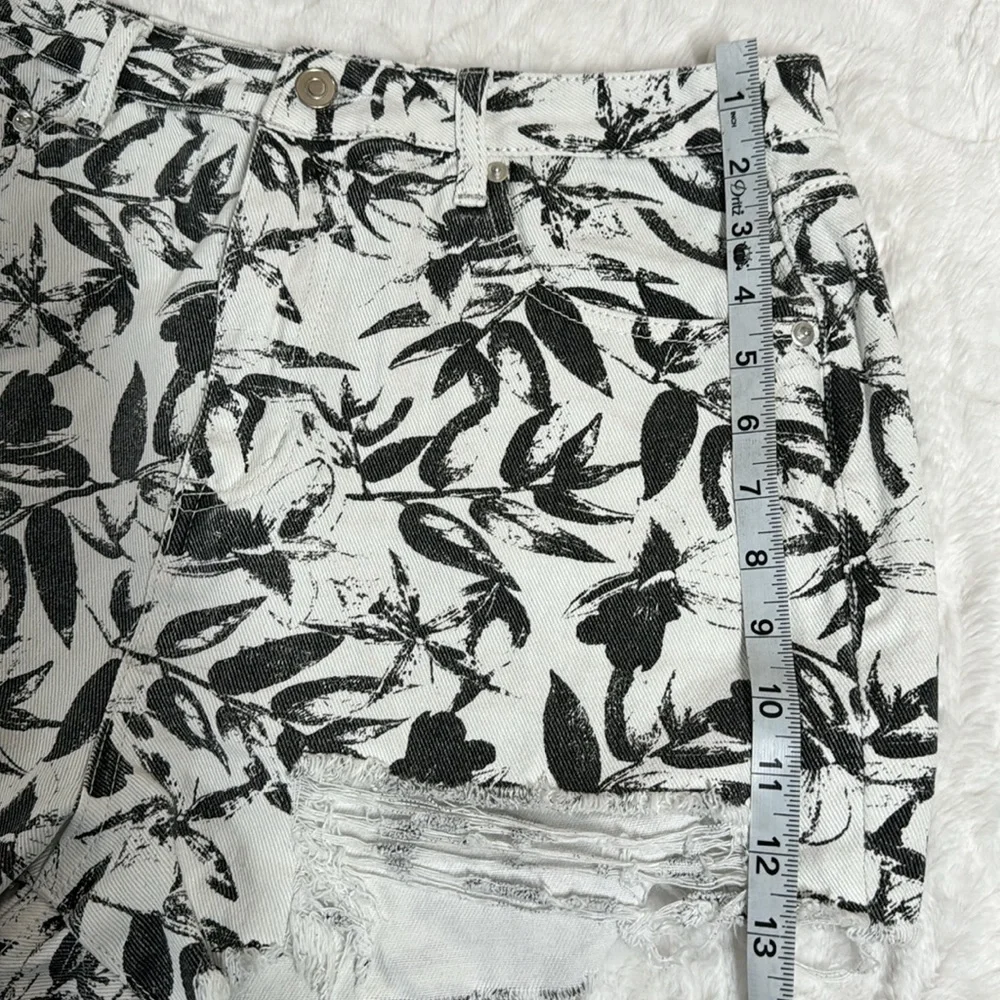 Fashion Nova Black White Tropical Leaf Print Distressed Denim Shorts Size 11